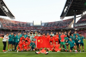 也有奖牌！U23国足助教于大宝庆祝：亚运会🥉了不起的团队